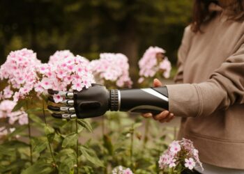 Wearable Beauty Technology: Instruments to Track the Health and Well-Being of the Skin